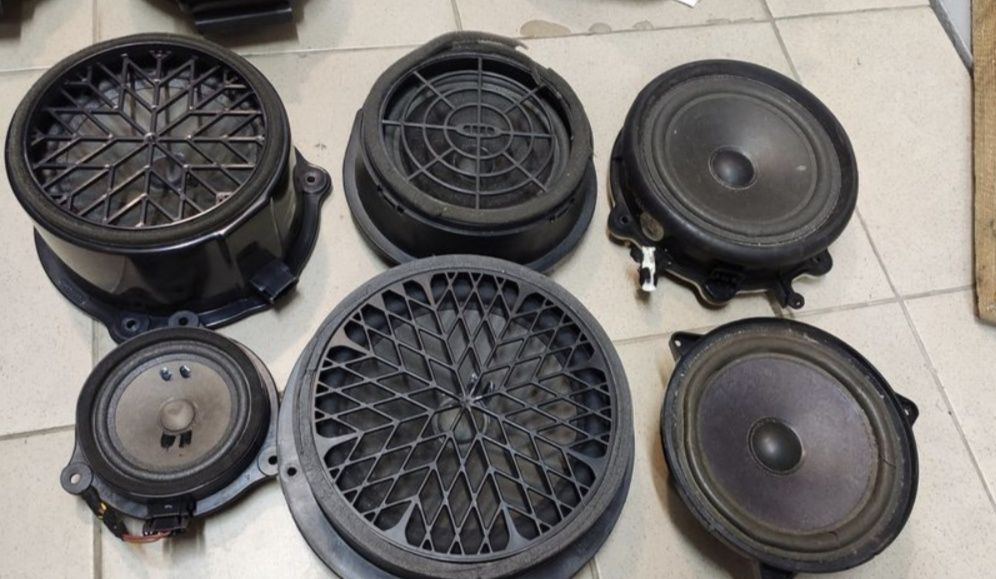 Ориганальные штатные динамики audi 100 а4 a5 a6 q7
Динамики