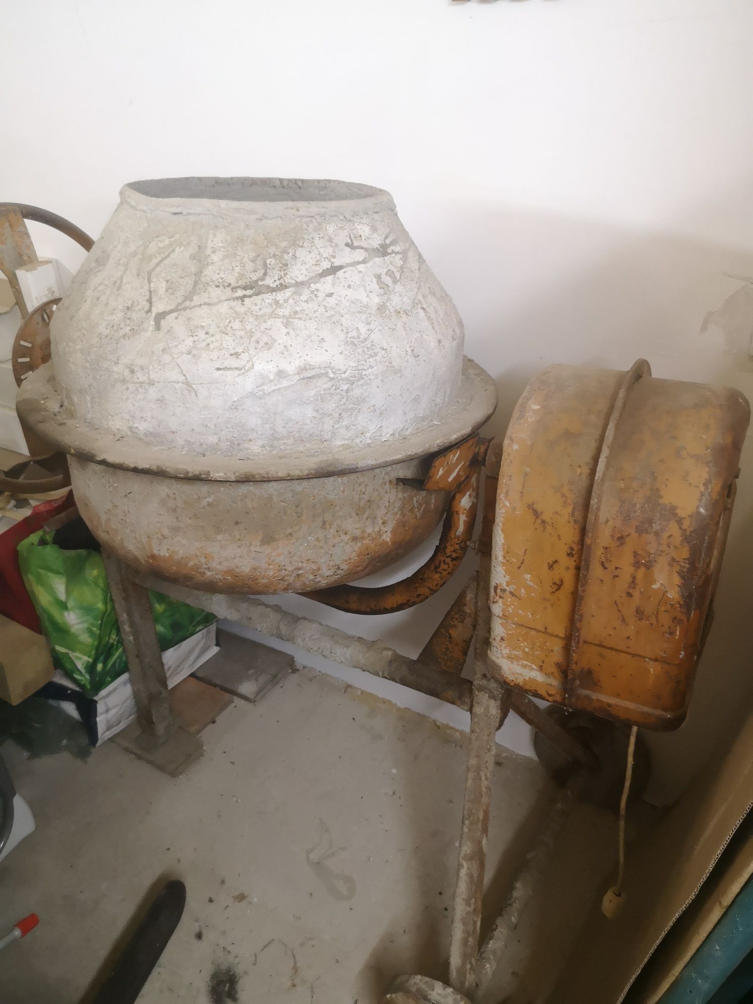 Betonarka 230v w dobrym stanie