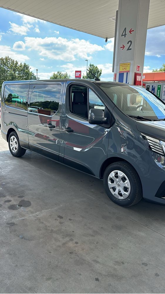 Wynajem busa 9 osób. Wypożyczalnia busów. Nowy bus 9 osób. Wynajem aut