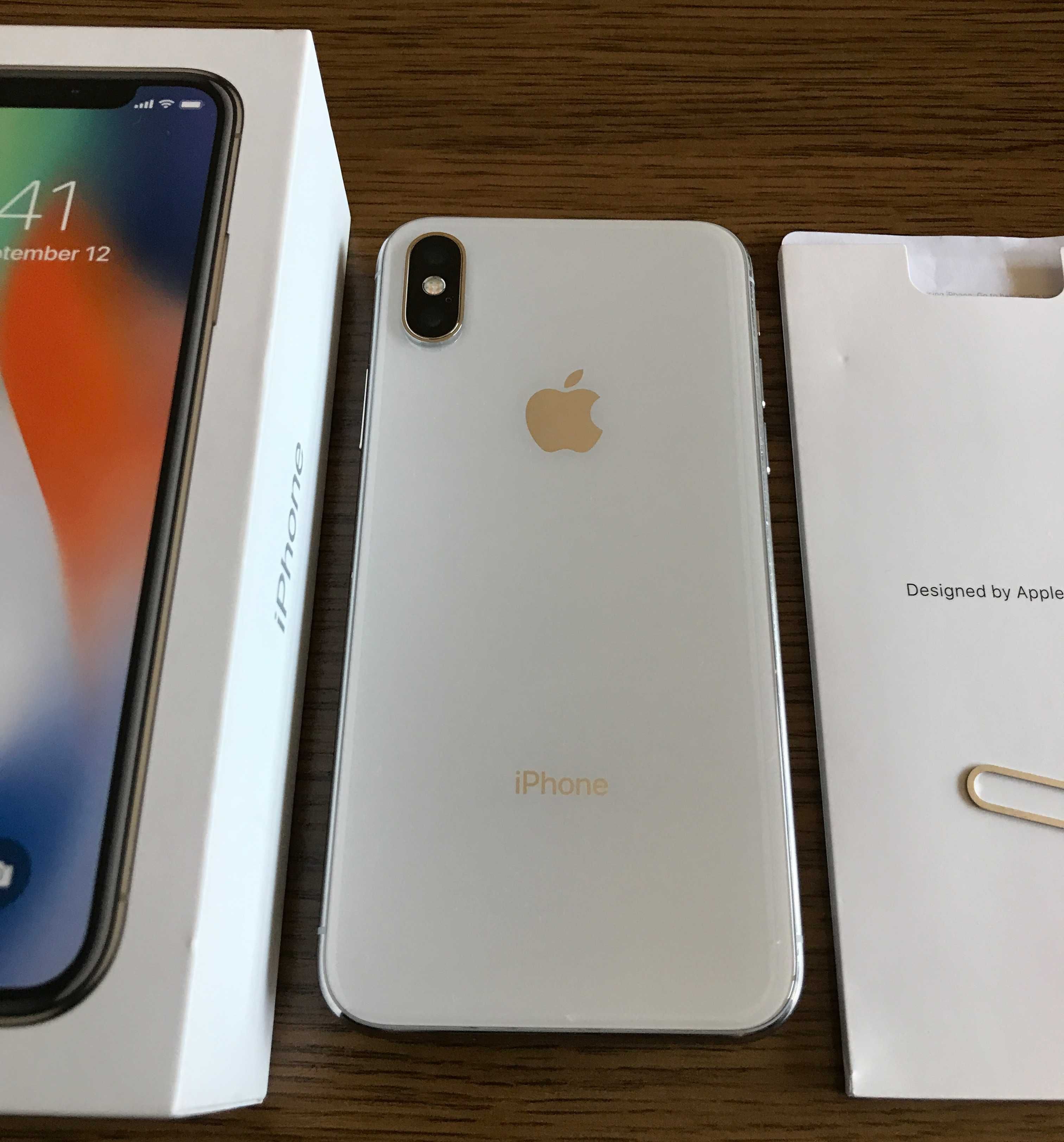 Телефон, Apple iPhone X 64Gb