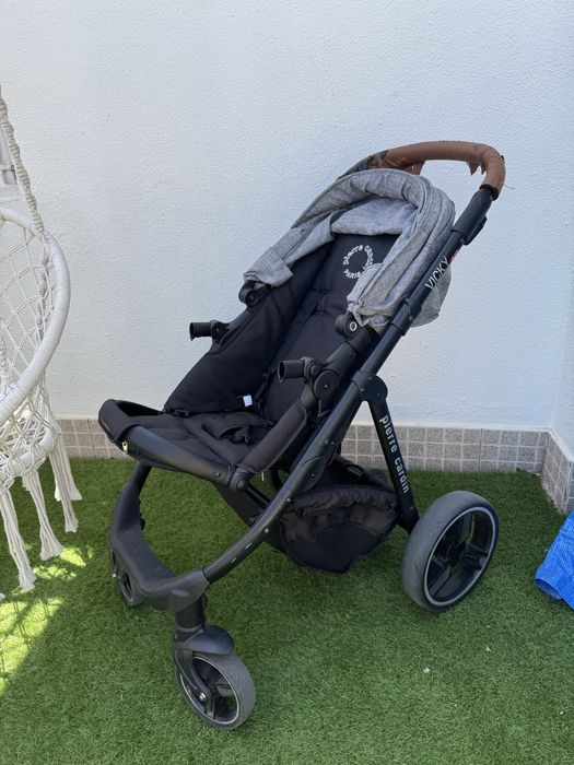 Carrinho bebe - Pierre Cardin