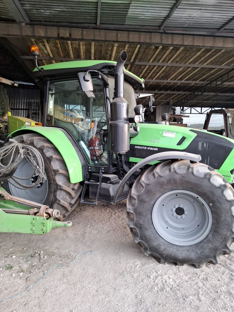 Deutz-Fahr 5125 semi-novo. 126 cv. Matricula 2024.