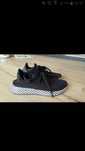 Sapatilhas adidas e botins bimba e lola