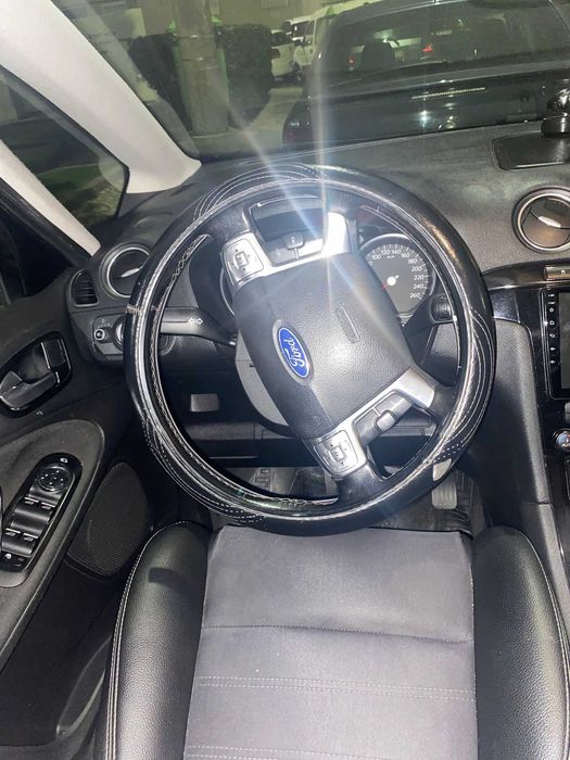 Ford smax preta 7lugares
