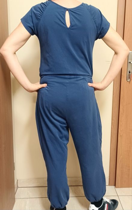 Granatowy kombinezon w rozm 40 L