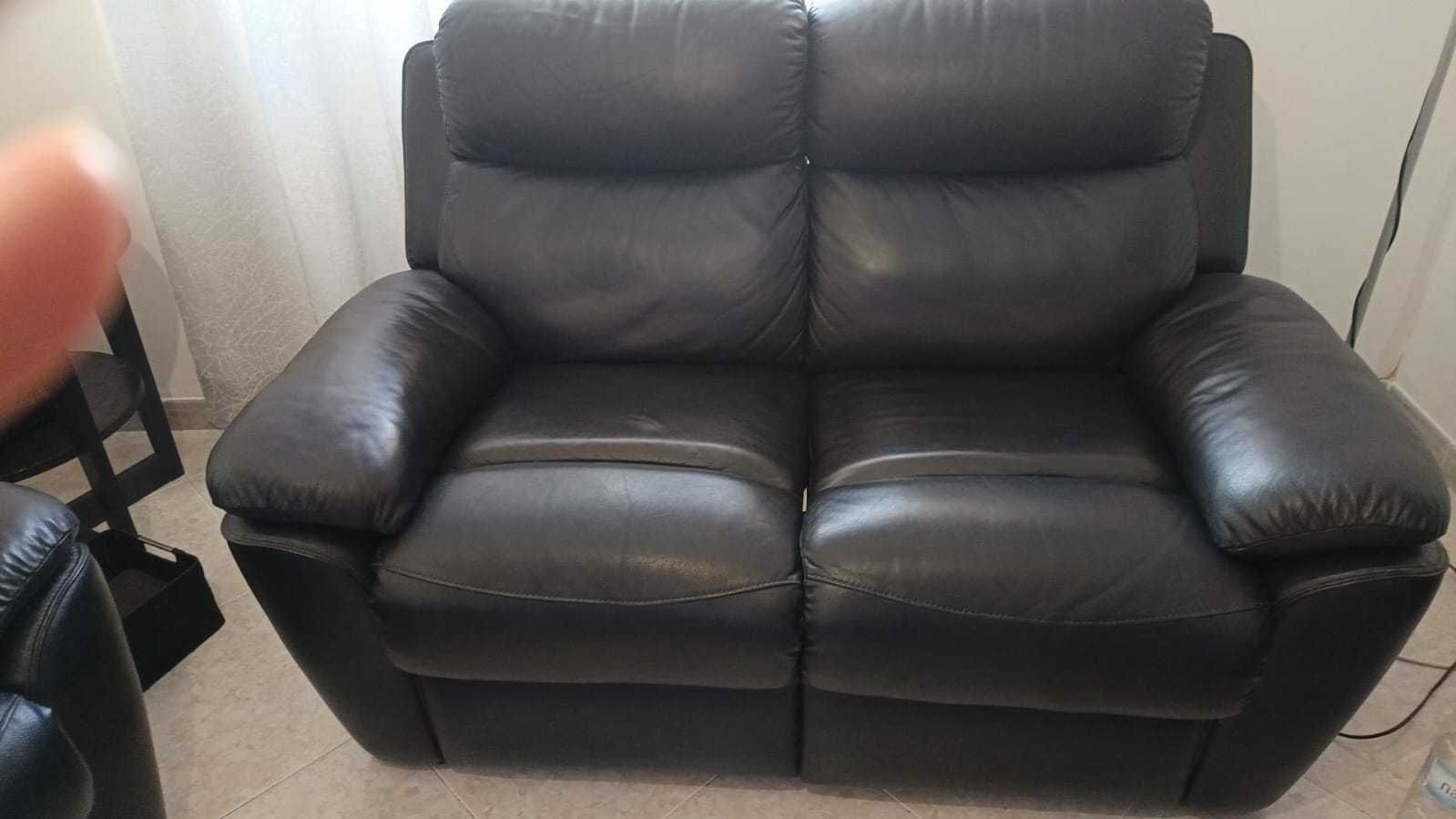 Conjunto de 2 sofás em pele, cor preto