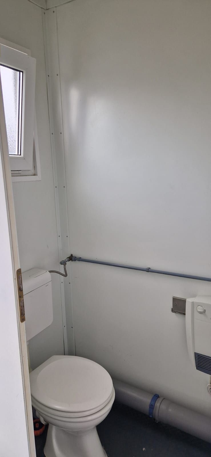 Kontener sanitarny 3mx2,45m WC prysznic  szambo pod kontener
