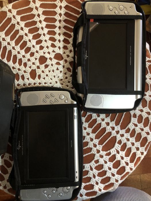 Reprodutor de DVD móvel (2 ecrãs)