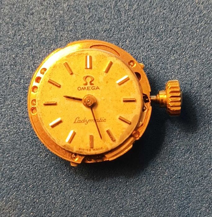 Movimento OMEGA Ladymatic a funcionar (Movimento, coroa, vidro safira)