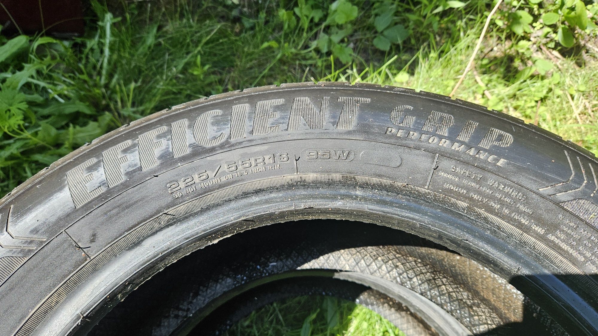 2x Opony Goodyear Efficient Grip 225/55R16 Bieżnik 5mm Stan BDB