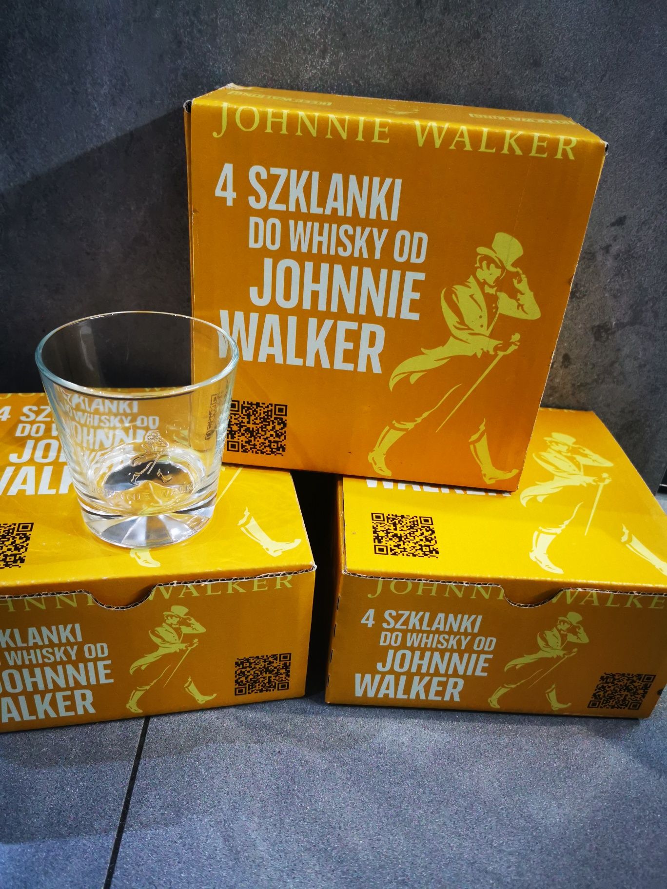 4 szklanki Johnnie Walker Whisky