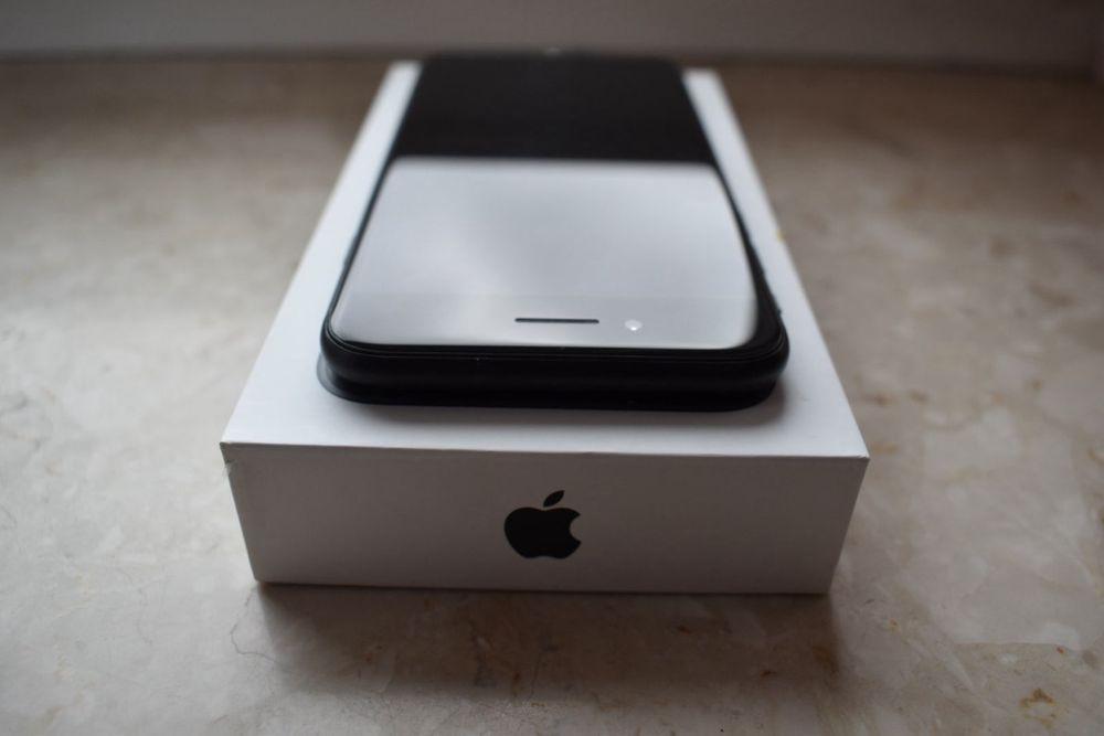 Iphone SE 2020, stan bardzo dobry, Gratis