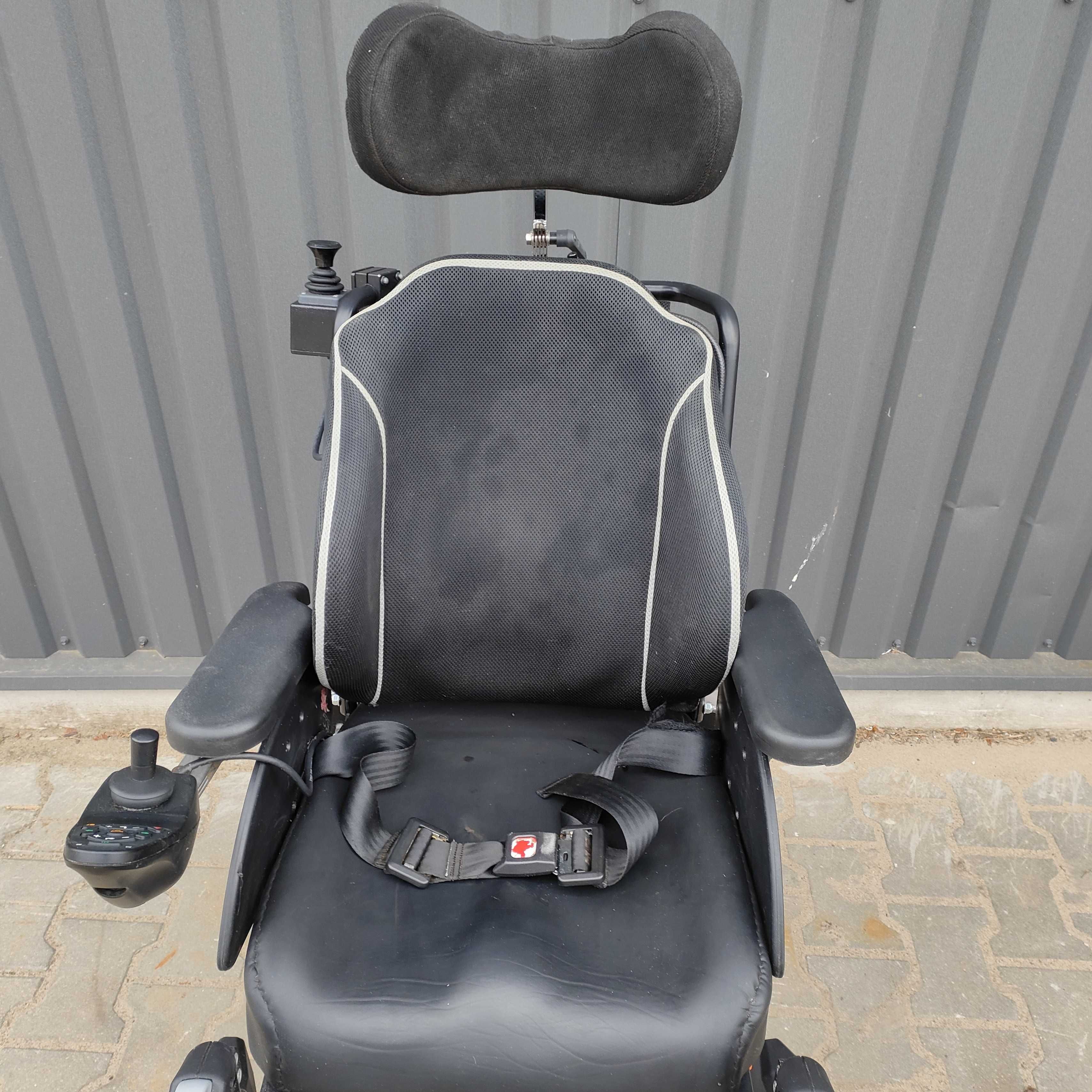 Wózek inwalidzki elektryczny Invacare Bora +joystick opiekuna+nowe aku