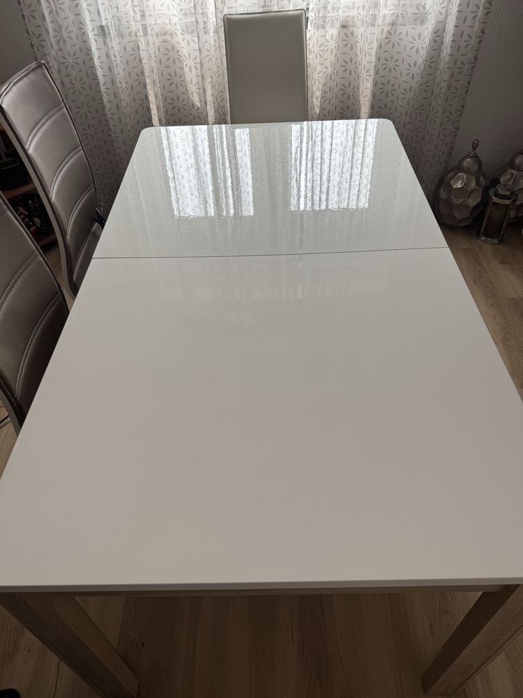 Conjunto mesa e aparador (sala de jantar)