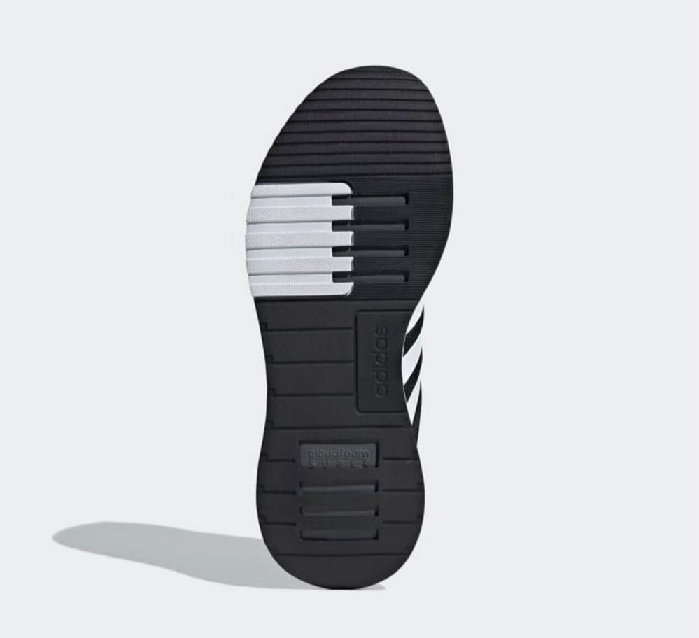 Чоловічі оригінальні кросівки Adidas Racer TR21