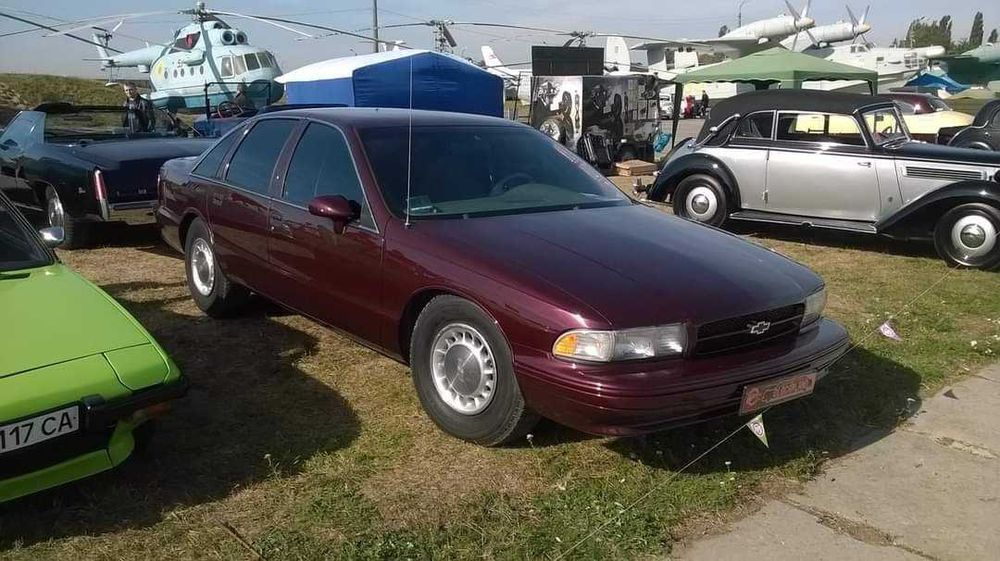 Chevrolet Caprice 1994г 4.3л продам