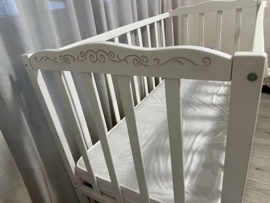 Дитяче ліжечко, кроватка, кроватка с маятником та ящиком