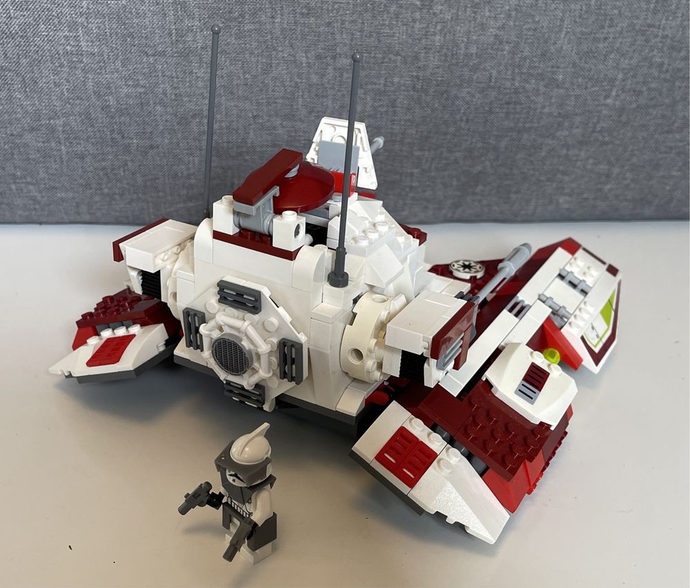 LEGO Star Wars 7679 - Republic Fighter Tank, kompletny