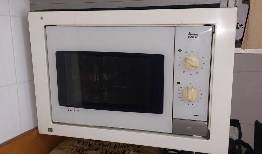 Microondas encastre Teka TMW-20-B1 em bom estado | Ermesinde