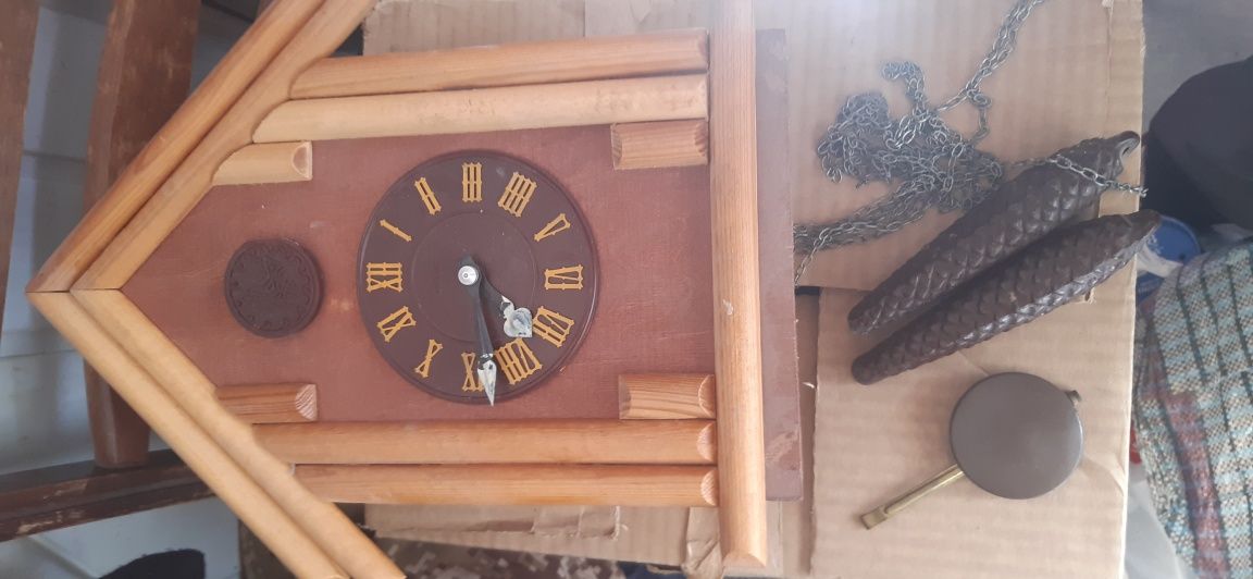 Продам Старинные часы с кукушкой Маяк в двойном экземпляре