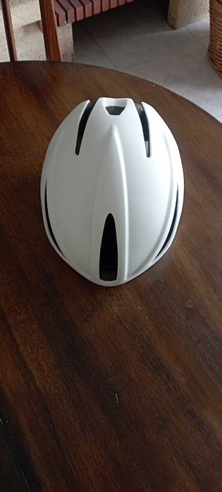 Capacete orbea aero R10 com sistema MIPS