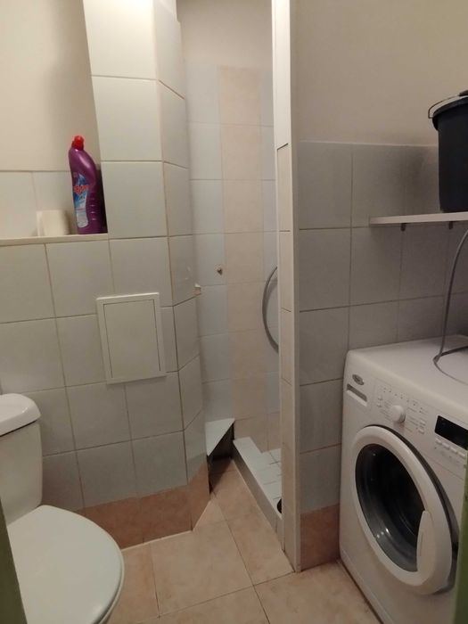 Wynajmę 2-pokojowe mieszkanie w centrum miasta.