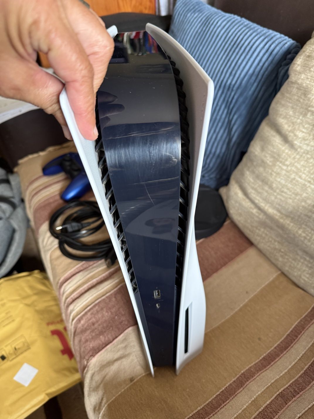 PlayStation 5 com disco, 2 comandos DualSense