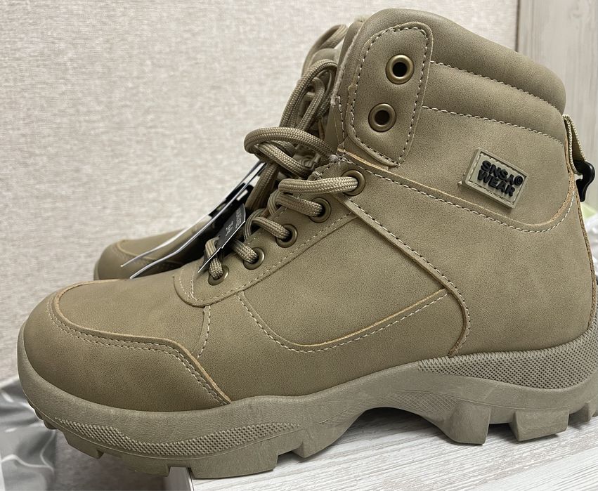 Жіночі ботінки демісезонні