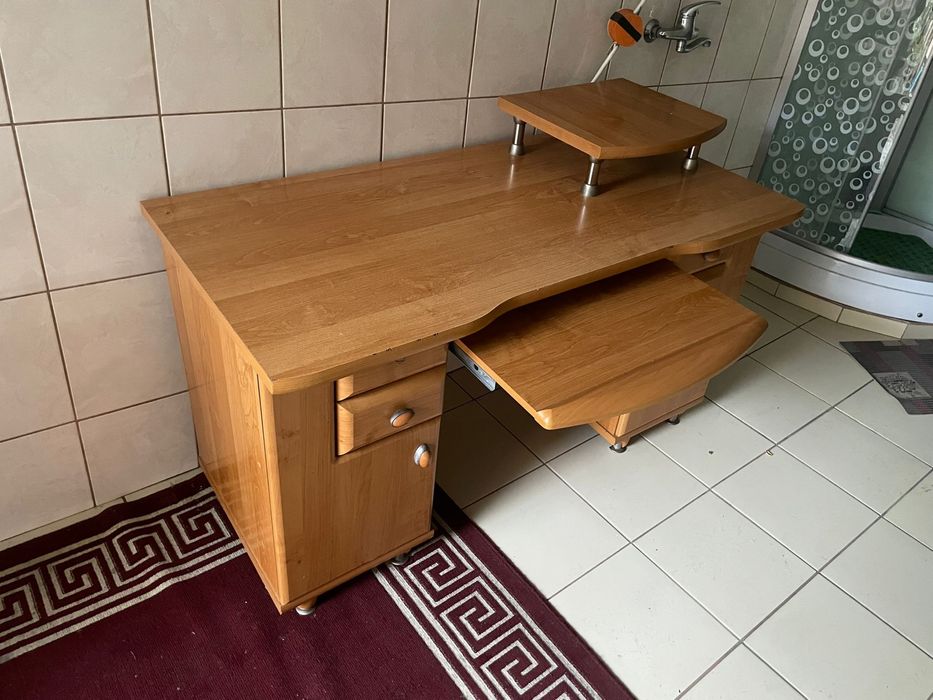 Biurko uzywane drewnopodobna okleina
