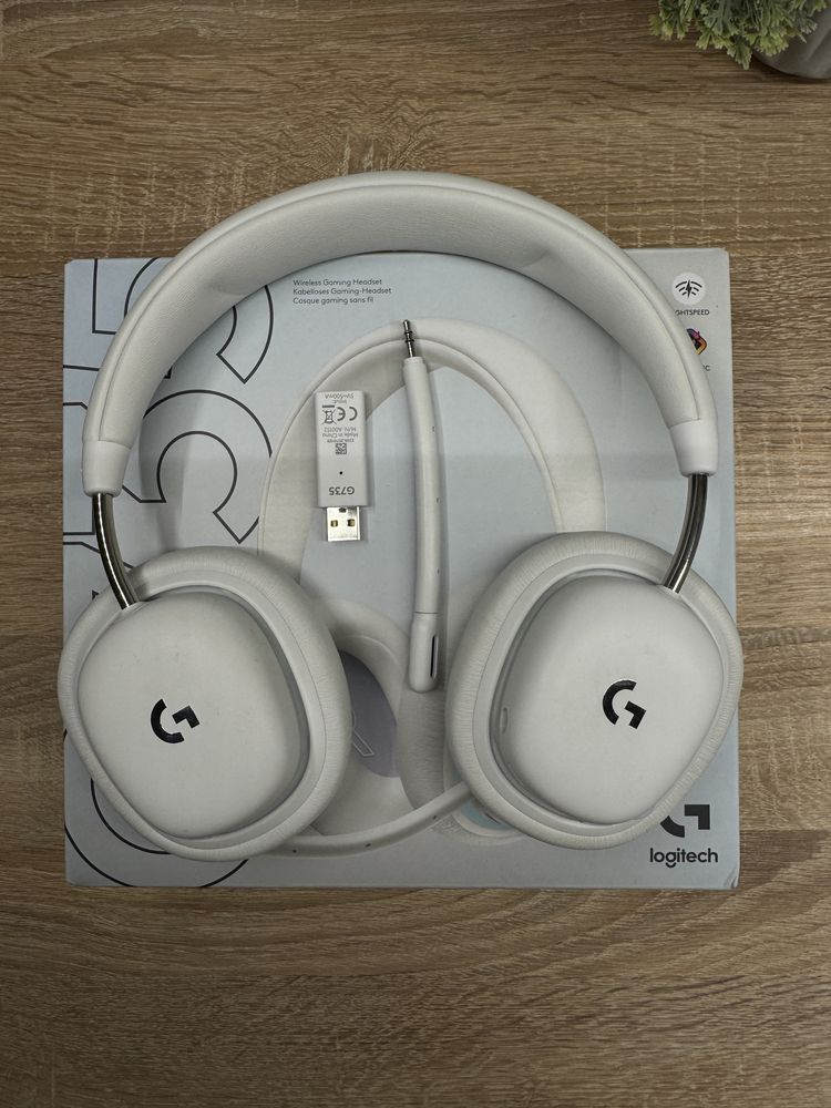 Продам наушникики Logitech G735. Состояние идельное.