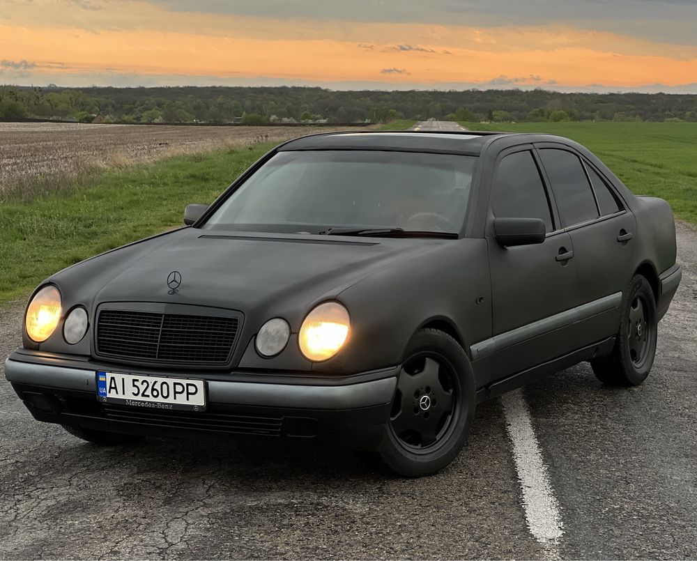 Продам Mercedes E230