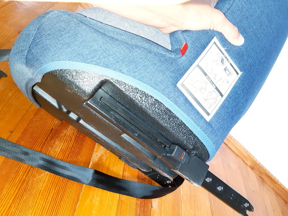 синє ізофікс  добротне 9 36