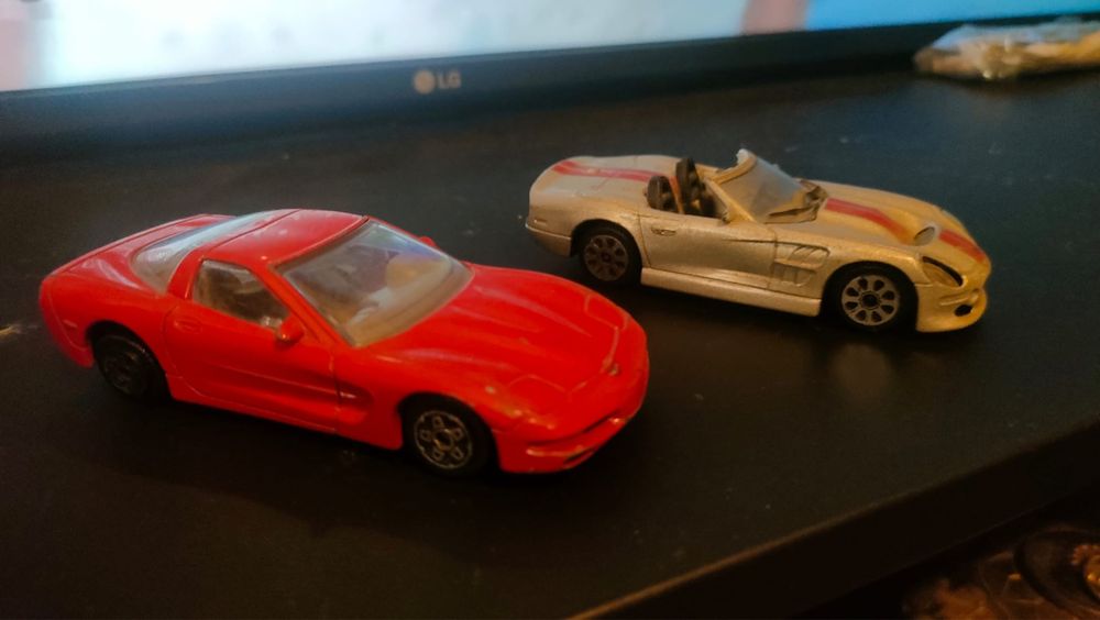Carros em miniatura de coleçao
