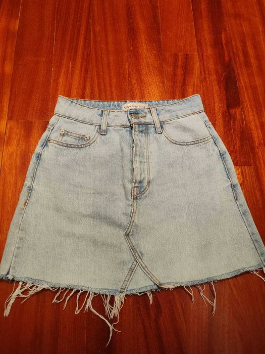 Saia de ganga da marca Bershka. Sem uso.