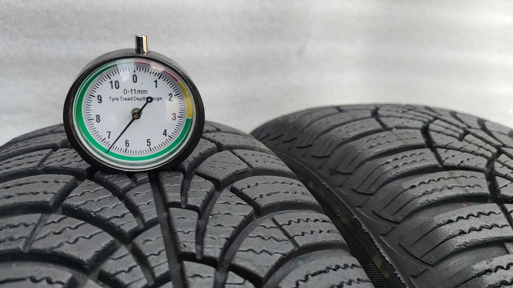 Opony Zimowe 175/65/14 Goodyear 2szt 6,5mm 2020r