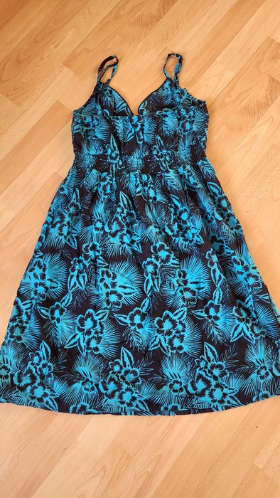 Lekka sukienka w przepięknym kolorze