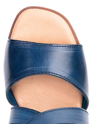 Skórzane sandały w kolorze jeansu r. 38