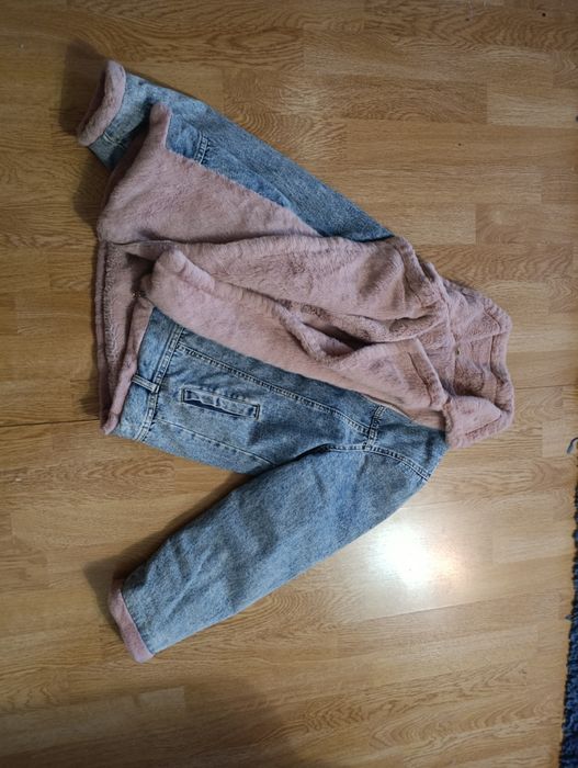 Продам джинсову куртку
