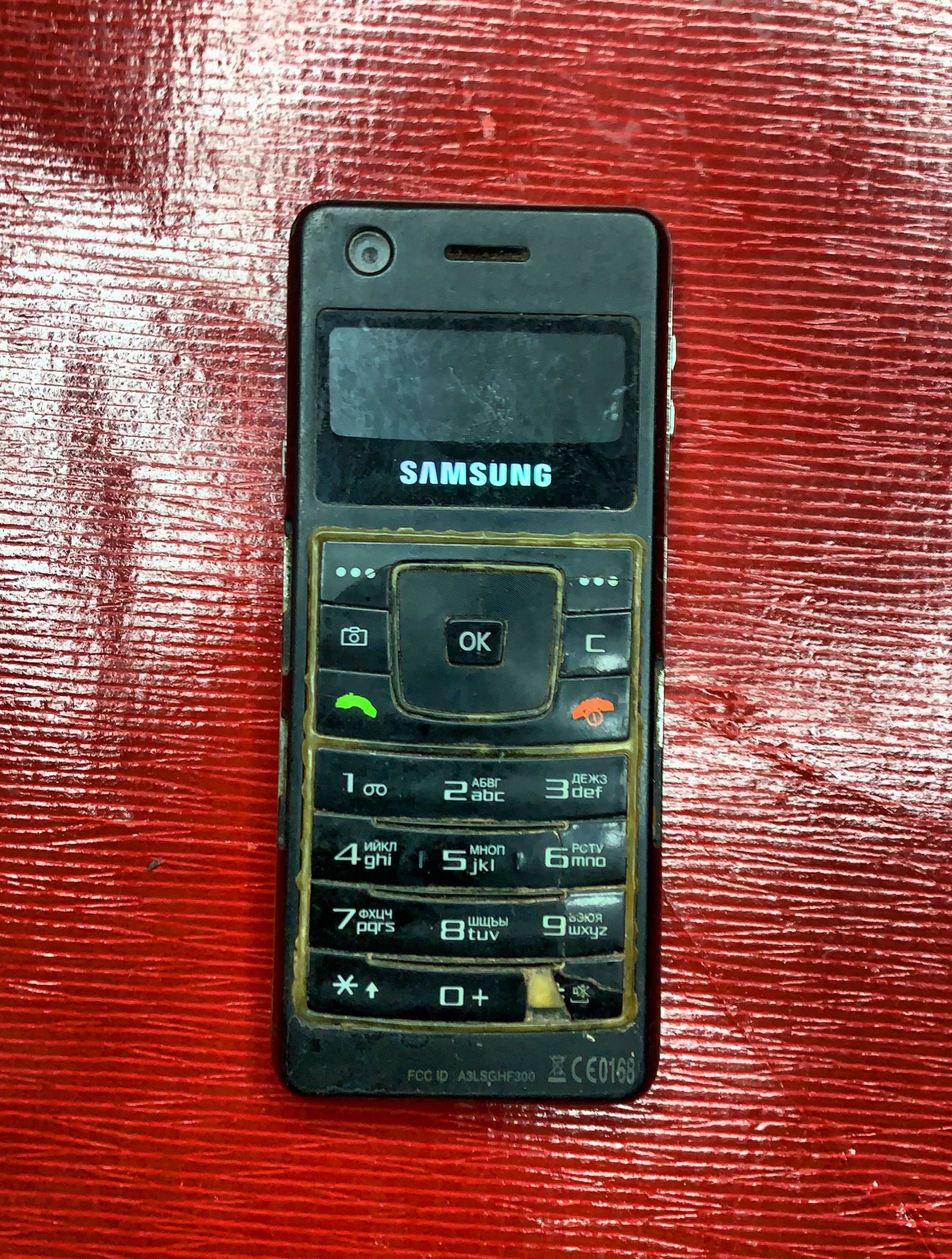 редкие телефоны nokia 7260,5310,8310,pantech ,samsung j300 ultra