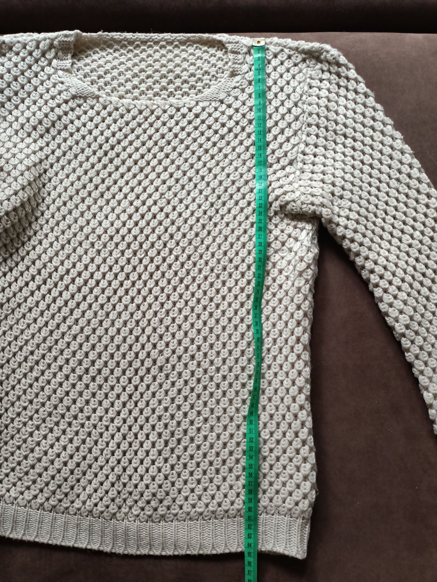 Beżowy mięsisty sweter rybia łuska