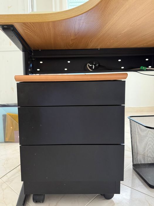 Secretaria e modulo de gavetas