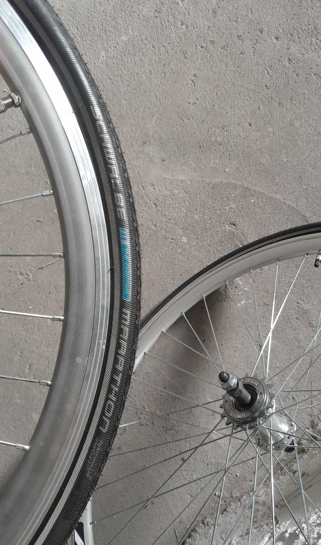 Rezerwacja. Koła rowerowe Schwalbe Opony Swift Arriv  26 cala