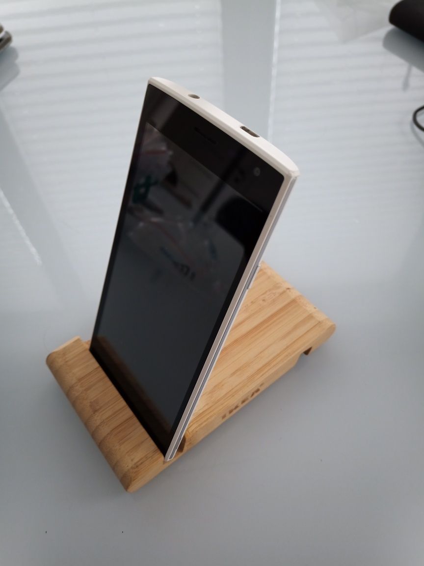 Продам телефон LEAGOO ALFa 5