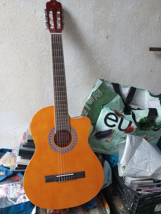Guitarra nova Gomes semiacustica