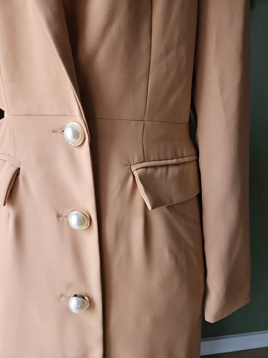 Sukienka damska Marynarka Mini beżowa Wycięcia Cut Out Perełki M 38 Bu