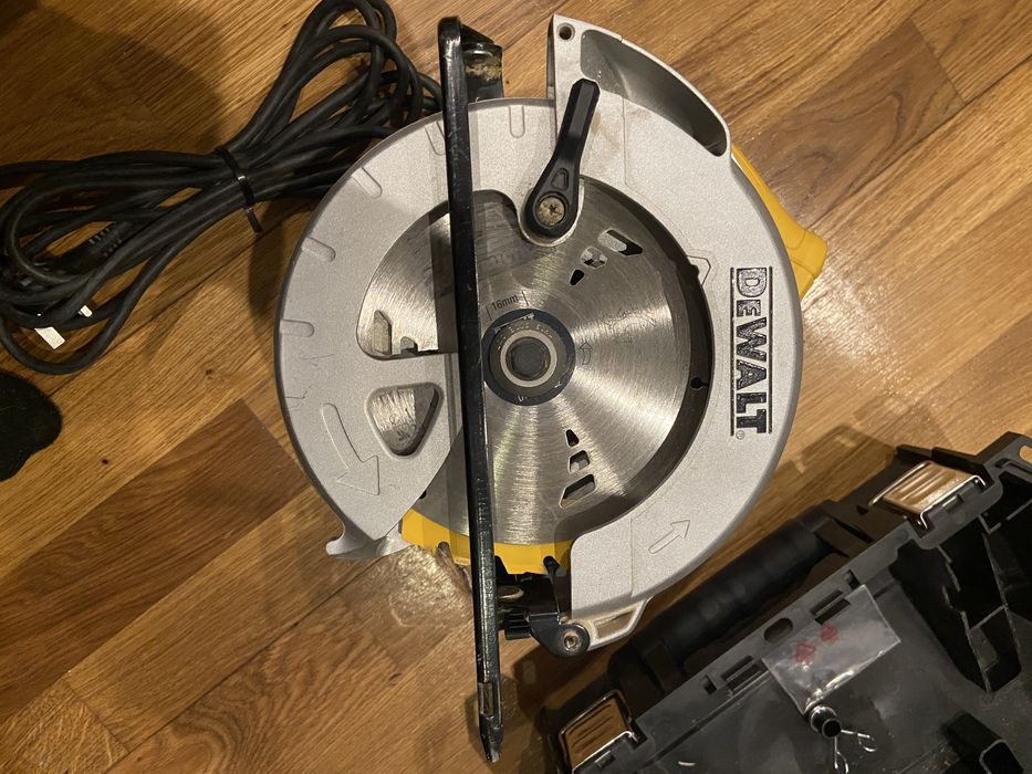 Piła najazdowa DeWalt