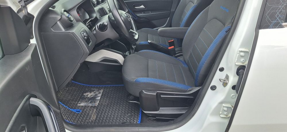 DACIA Duster4wd Laureate 1.5диз. 86kv 120л.с. 6-Ступка