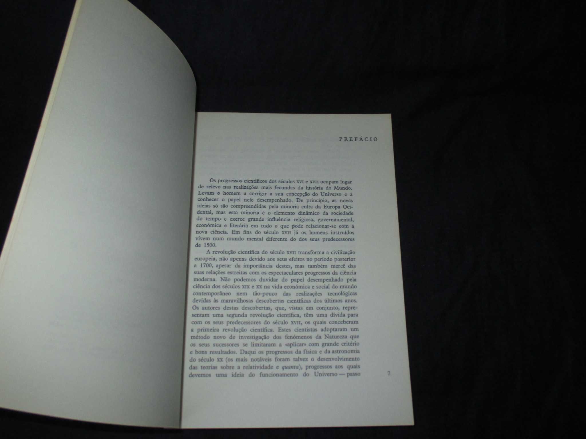 Livro A Revolução Científica nos séculos XVI e XVII