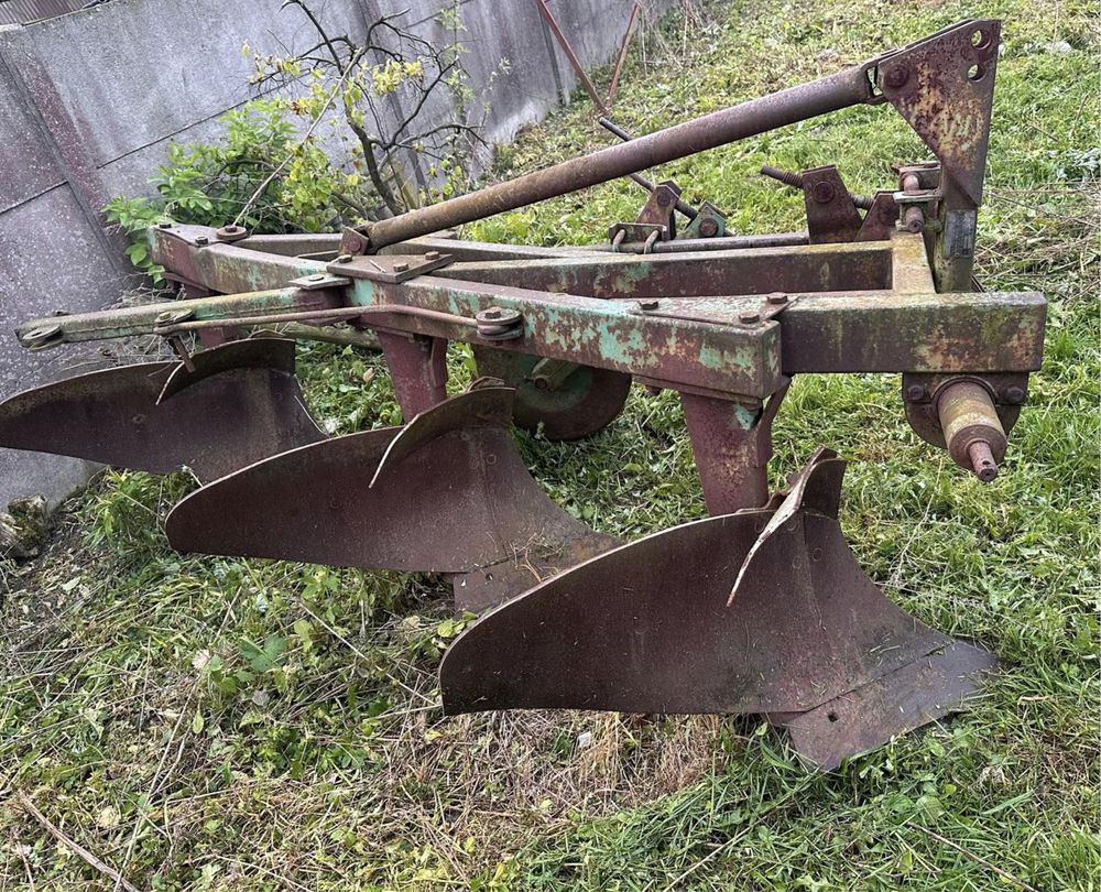 Pług podorywkowy 7,3 skibowy