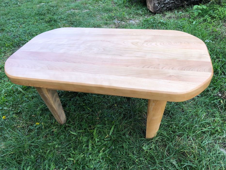 Столи та столики з натуральної деревини 5000 грн.